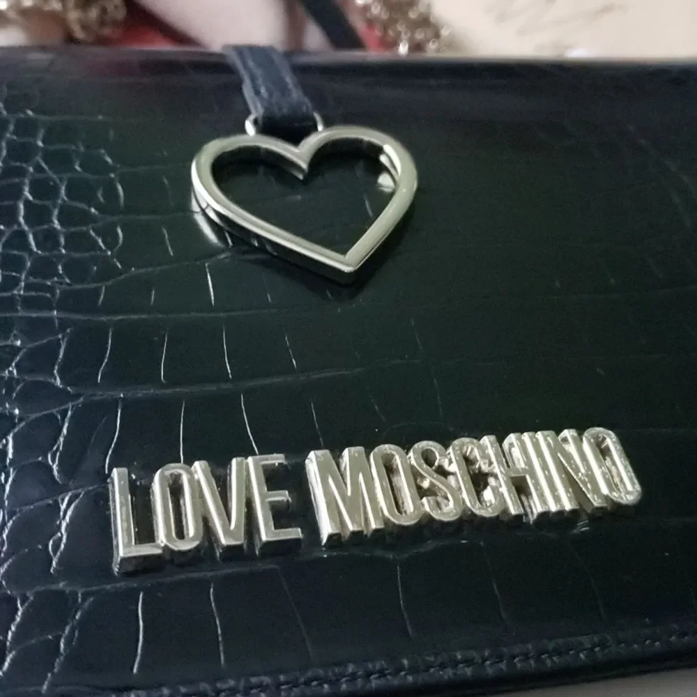 ♣️♣️♣️ LOVE MOSCHINO Embossed Shoulder Bag ♣️♣️♣️